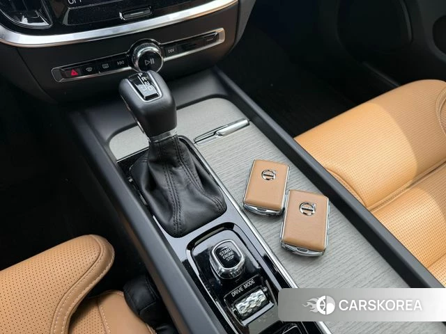 Volvo V60 Cross-Country 2nd Generation 2019 Серый из Кореи, фото 2