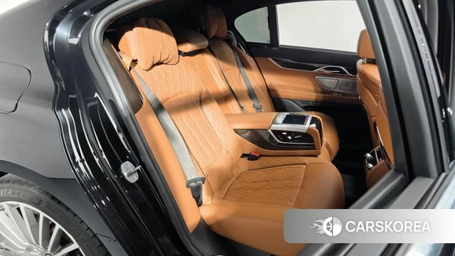 BMW 7 Series (G11) 2022 Черный из Кореи, фото 2
