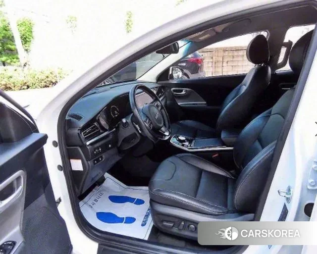 Kia Niro Plus 2022 Белый из Кореи, фото 2