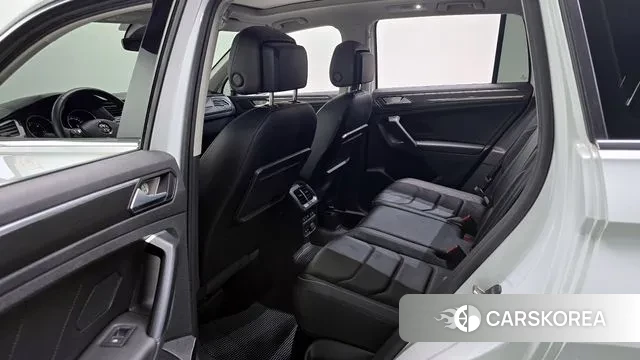 Volkswagen Tiguan second Generation 2020 Белый из Кореи, фото 2