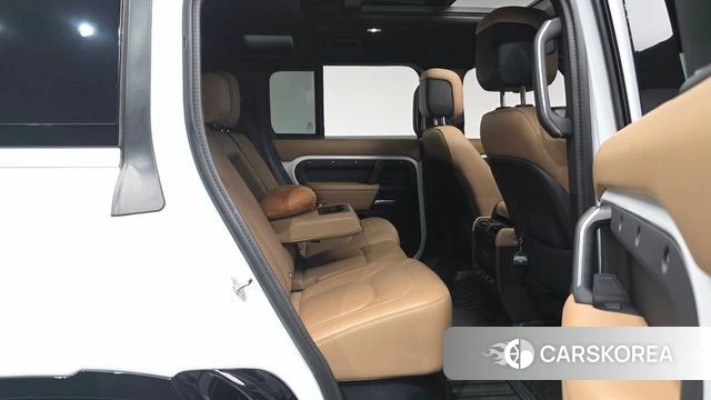 Land Rover Defender (L663) 2024 Белый из Кореи, фото 2