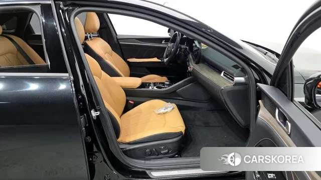 Kia K5 3rd generation 2023 Черный из Кореи, фото 2