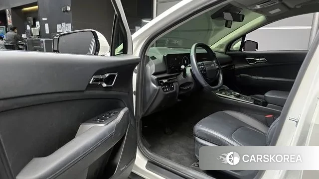 Kia The New Sportage 5th Generation Hybrid 2025 Белый из Кореи, фото 2