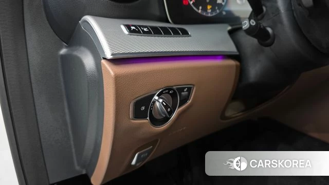 Mercedes-Benz E-Class W213 2019 Белый из Кореи, фото 2