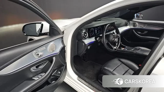 Mercedes-Benz E-Class W213 2021 Белый из Кореи, фото 2