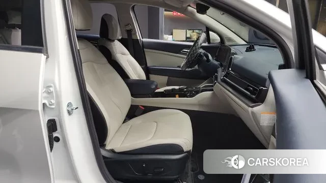 Kia Sportage 5th Generation Hybrid 2022 Белый из Кореи, фото 2