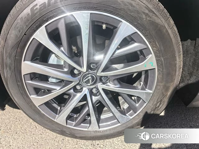 Lexus ES 2025 Серебристо-серый из Китая, фото 2