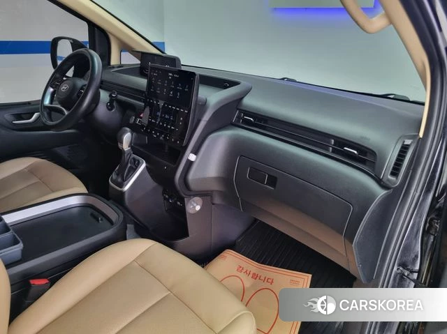 Hyundai Staria 2024 Черный из Кореи, фото 2