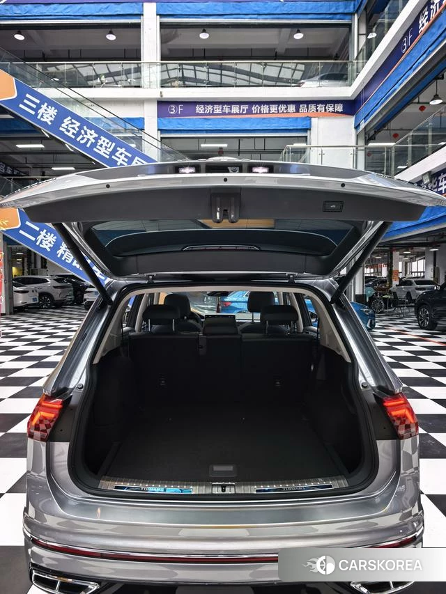 Volkswagen Tiguan L PHEV 2021 Серебристо-серый из Китая, фото 2