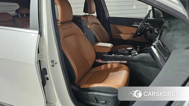 Kia Sportage 5th Generation Hybrid 2023 Белый из Кореи, фото 2
