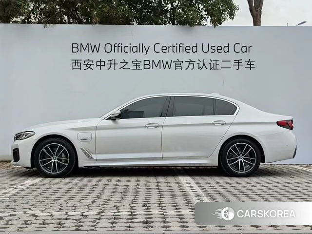 BMW 5 series PHEV 2024 Белый из Китая, фото 2