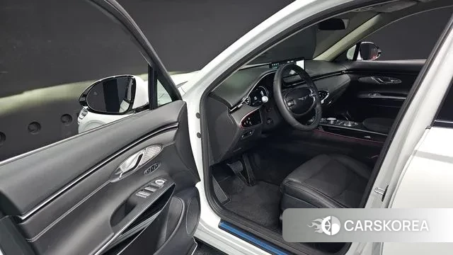 Genesis GV70 2023 Белый из Кореи, фото 2