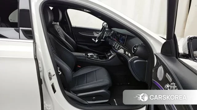 Mercedes-Benz E-Class W213 2019 Белый из Кореи, фото 2