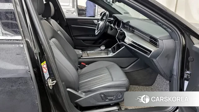 Audi A6 (C8) 2020 Черный из Кореи, фото 2