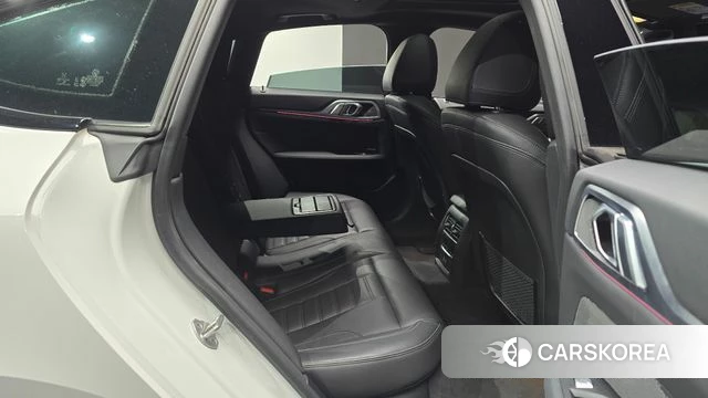 BMW i4 2022 Белый из Кореи, фото 2