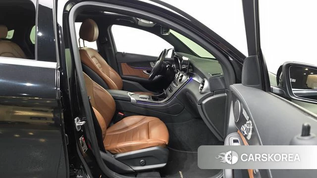 Mercedes-Benz GLC-Class X253 2022 Черный из Кореи, фото 2