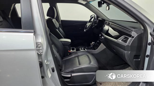 Ssangyong Beautiful Korando 2021 Серебристо-серый из Кореи, фото 2