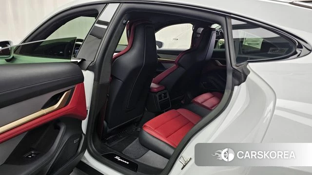 Porsche Taycan 2023 Белый из Кореи, фото 2