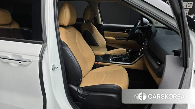 Kia Carnival 4th generation 2023 Белый из Кореи, фото 2