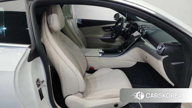 Mercedes-Benz CLE-Class C236 2024 Белый из Кореи, фото 2