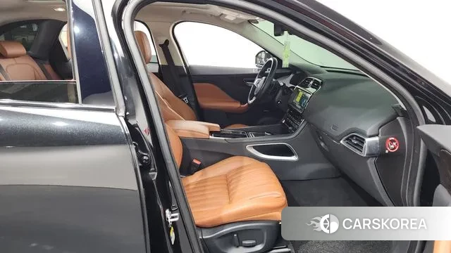 Jaguar F-PACE 2018 Черный из Кореи, фото 2