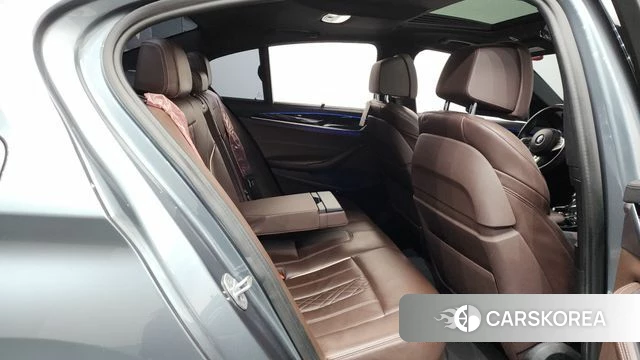 BMW 5 Series (G30) 2019 Небесно-голубой из Кореи, фото 2