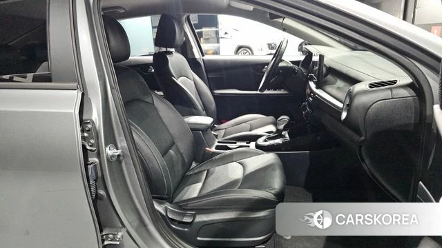 Kia The New K3 2nd generation 2024 Серебристо-серый из Кореи, фото 2