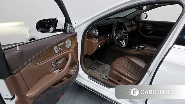 Mercedes-Benz E-Class W213 2019 Белый из Кореи, фото 2