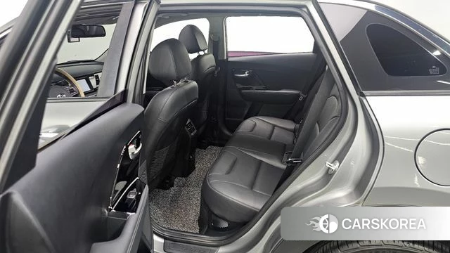 Kia Niro 2018 Серебристо-серый из Кореи, фото 2