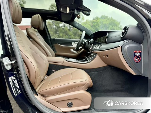 Mercedes-Benz E-class 2021 Черный из Китая, фото 2