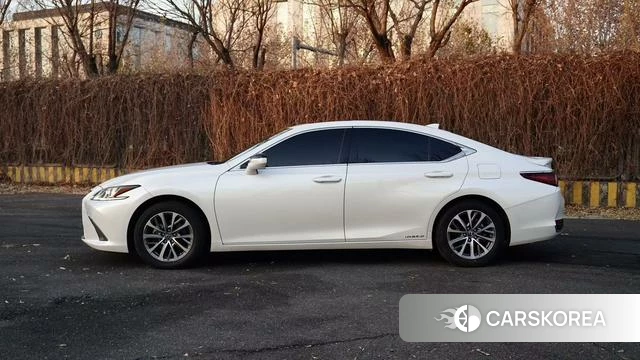 Lexus ES 2024 Белый из Китая, фото 2