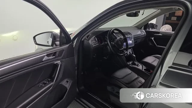 Volkswagen Tiguan second Generation 2019 Серый из Кореи, фото 2