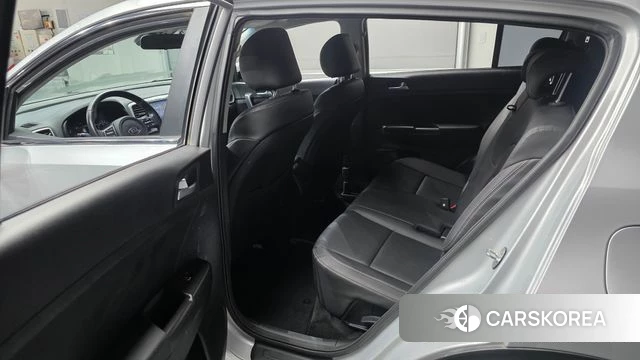 Kia Sportage The Bold 2021 Серебряный из Кореи, фото 2