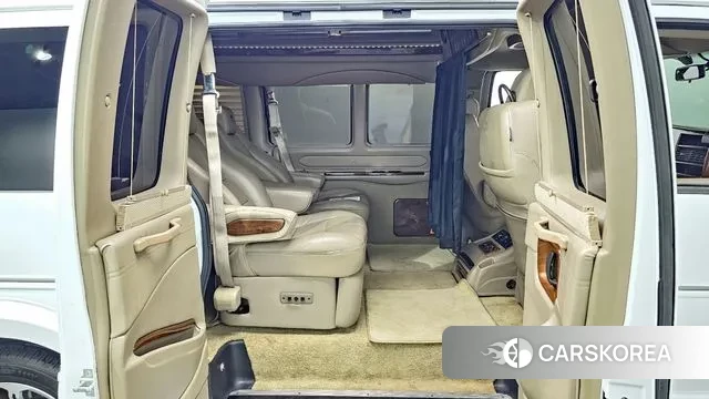 Chevrolet Express Van 2018 Белый из Кореи, фото 2