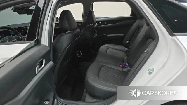 Kia The New K5 3rd generation 2025 Белый из Кореи, фото 2