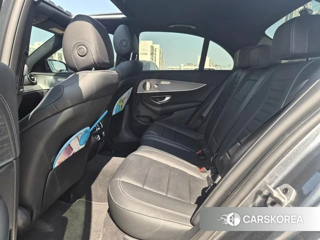 Mercedes-Benz E-Class W213 2022 Серебристо-серый из Кореи, фото 2