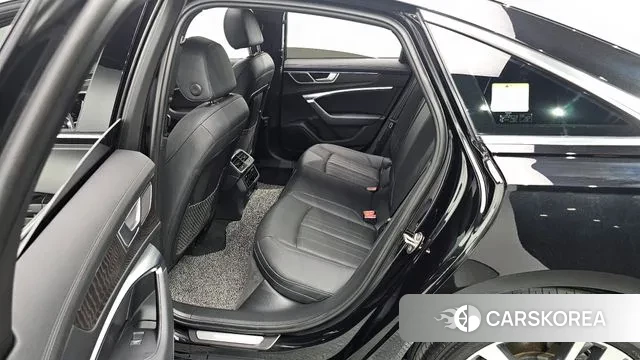 Audi A6 (C8) 2023 Черный из Кореи, фото 2