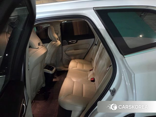Volvo XC60 second Generation 2021 Белый из Кореи, фото 2