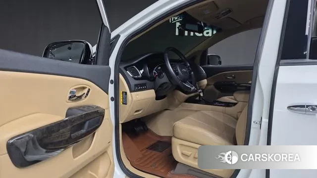 Kia The New Carnival 2018 Белый из Кореи, фото 2