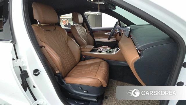 Genesis GV70 2024 Белый из Кореи, фото 2