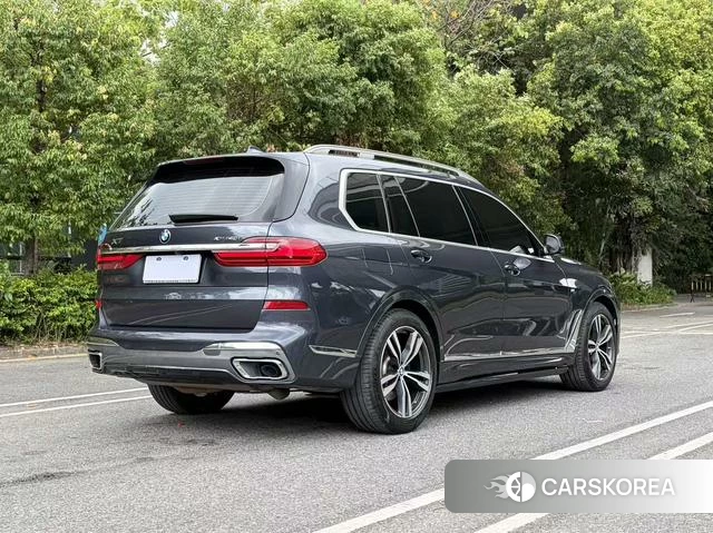BMW X7 2022 Черный из Китая, фото 2