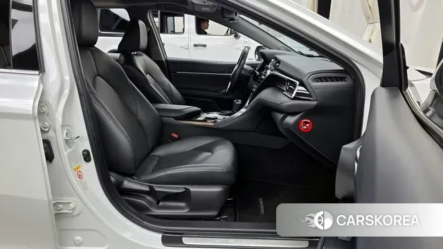 Toyota Camry (XV70) 2018 Белый из Кореи, фото 2