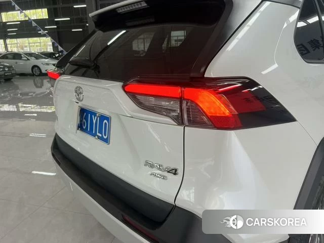 Toyota RAV4 Rongfang 2024 Белый из Китая, фото 2