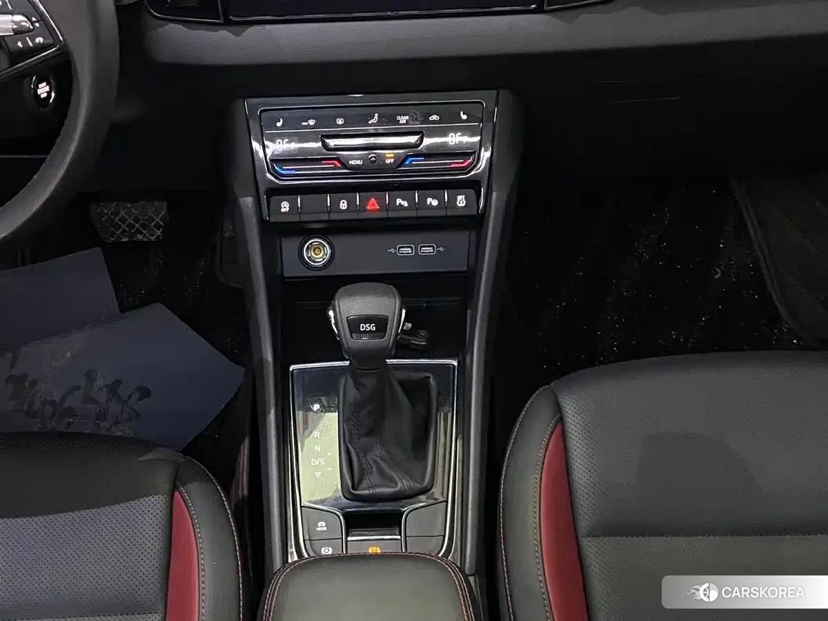 Skoda Krok 2022 Белый из Китая, фото 2