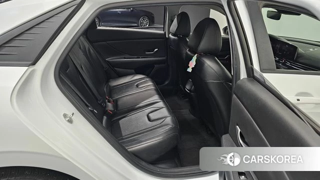 Hyundai Avante Hybrid (CN7) 2022 Белый из Кореи, фото 2