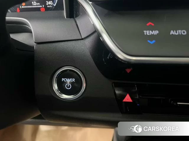 Toyota Camry 2024 Белый из Китая, фото 2