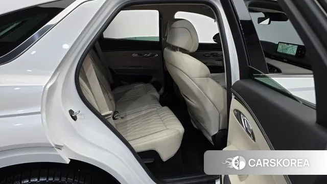 Genesis GV70 2023 Белый из Кореи, фото 2