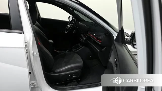 Hyundai Kona (SX2) 2023 Белый из Кореи, фото 2