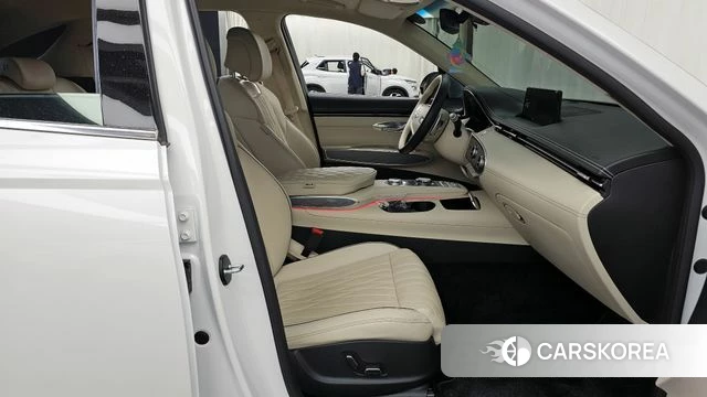 Genesis GV70 2023 Белый из Кореи, фото 2