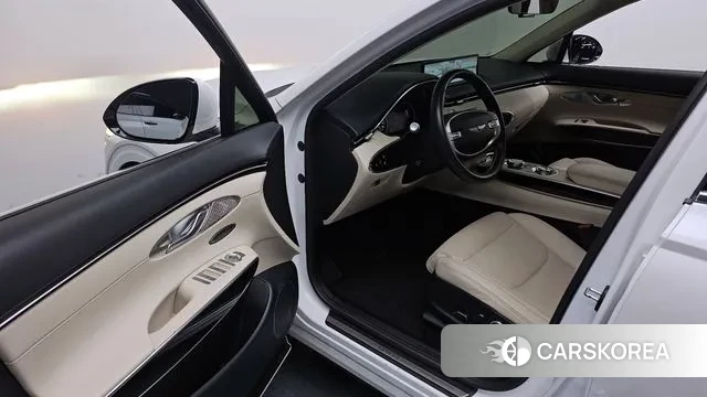 Genesis GV70 2021 Белый из Кореи, фото 2